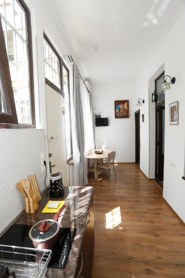 Old - Gold Gala Apartment Тбилиси Екстериор снимка