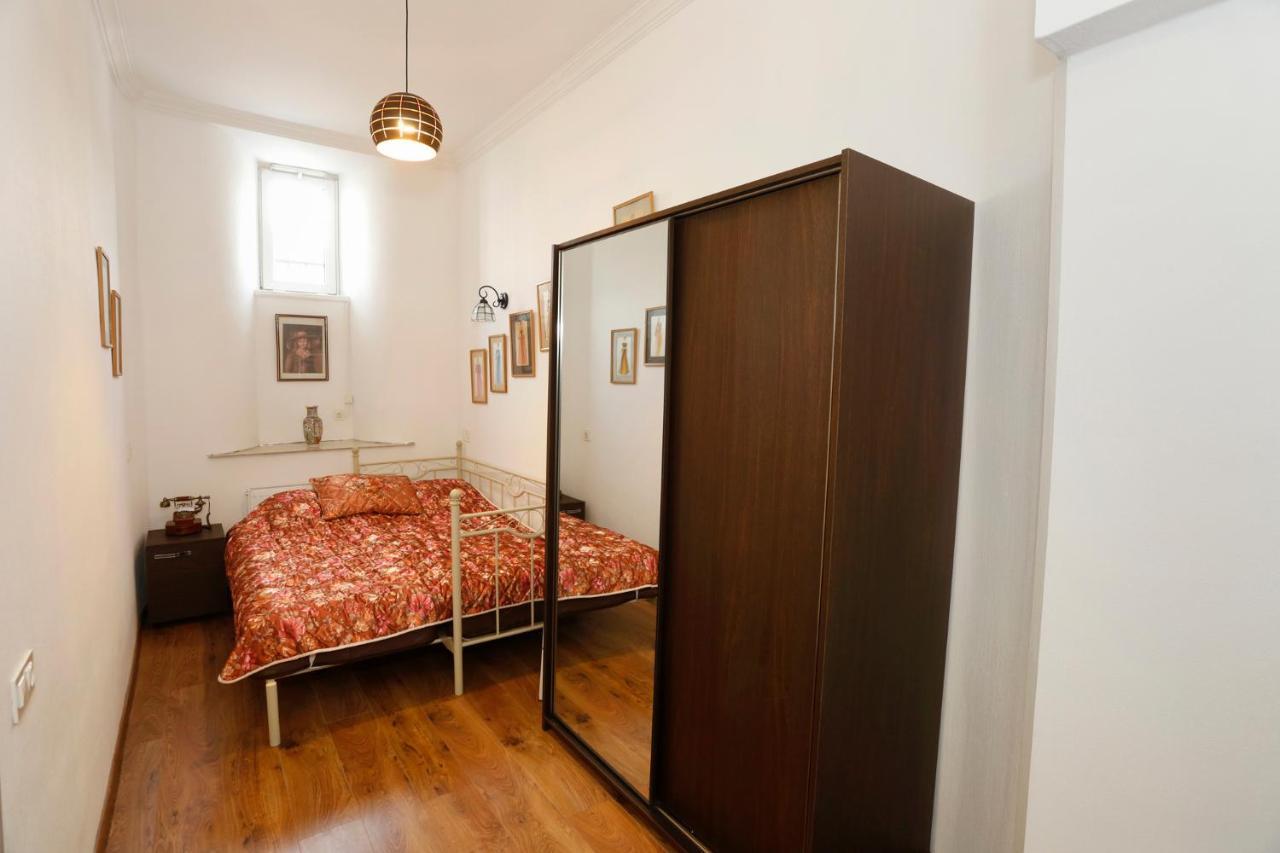 Old - Gold Gala Apartment Тбилиси Екстериор снимка