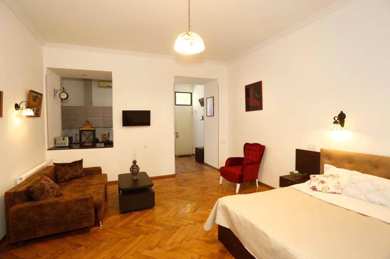 Old - Gold Gala Apartment Тбилиси Екстериор снимка
