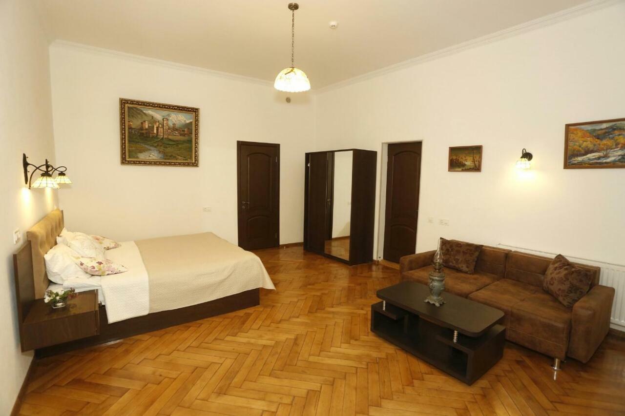 Old - Gold Gala Apartment Тбилиси Екстериор снимка