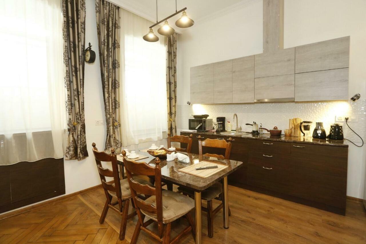 Old - Gold Gala Apartment Тбилиси Екстериор снимка