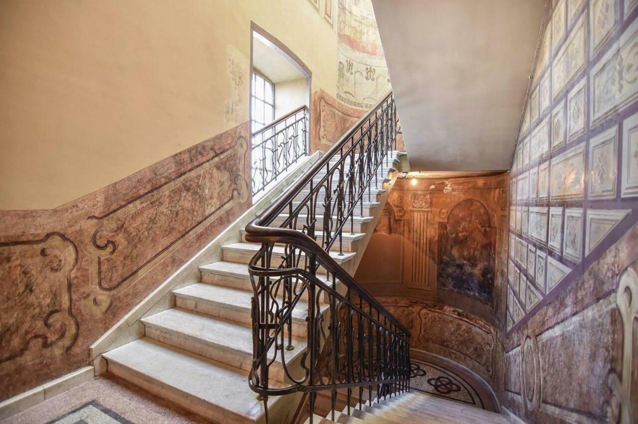 Old - Gold Gala Apartment Тбилиси Екстериор снимка